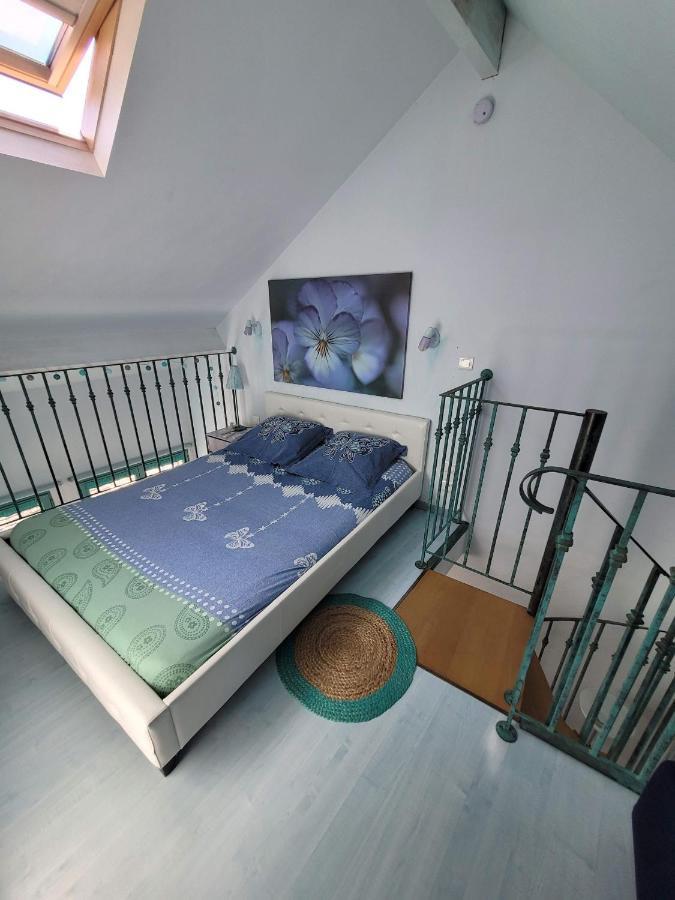 Gite Milly - 2 Studios En Coeur De Ville Buitenkant foto