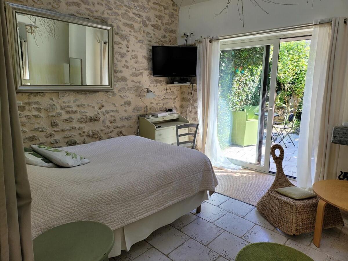 Gite Milly - 2 Studios En Coeur De Ville Kamer foto